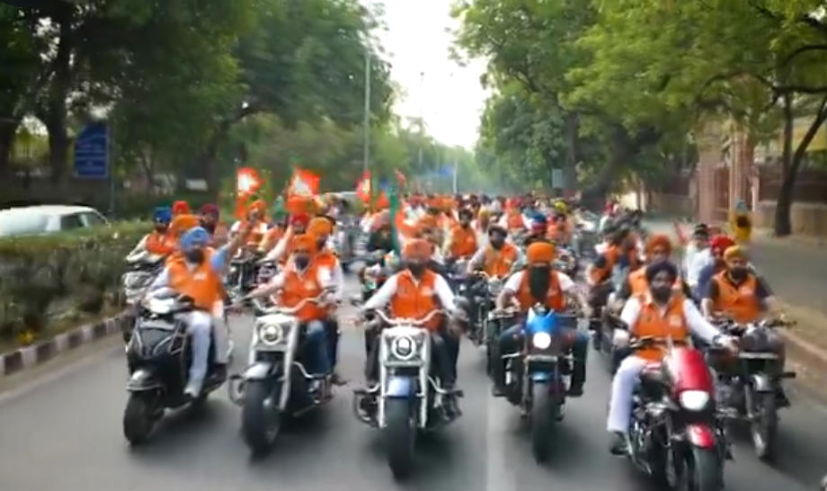 bjp holds bike rally in support of modi ahead of delhi ls polls