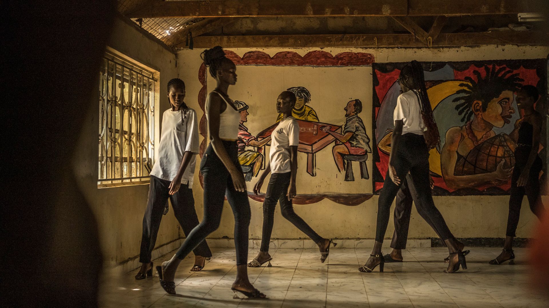 kenia: modelcasting in flüchtlingscamp - von der lehmhütte auf den laufsteg