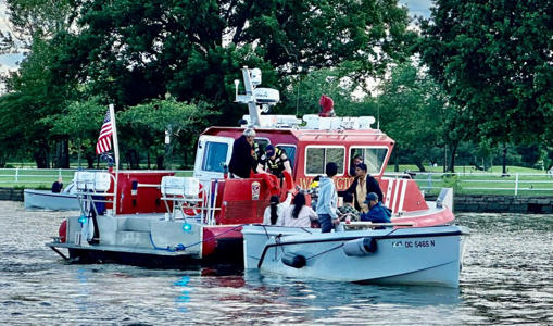 Small water vessel loses power in Washington Channel<br><br>