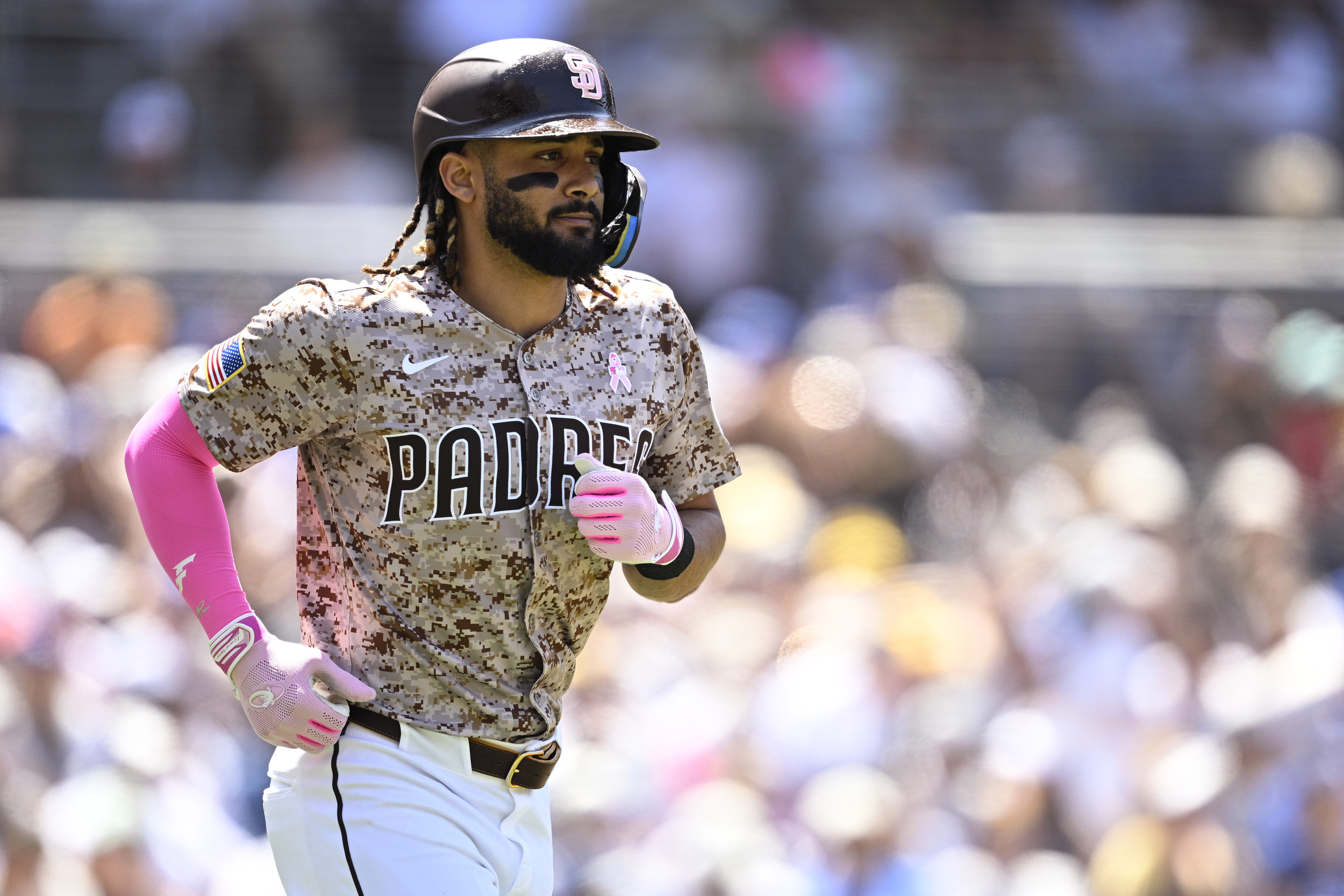 watch: padres star passes father on all-time home runs list