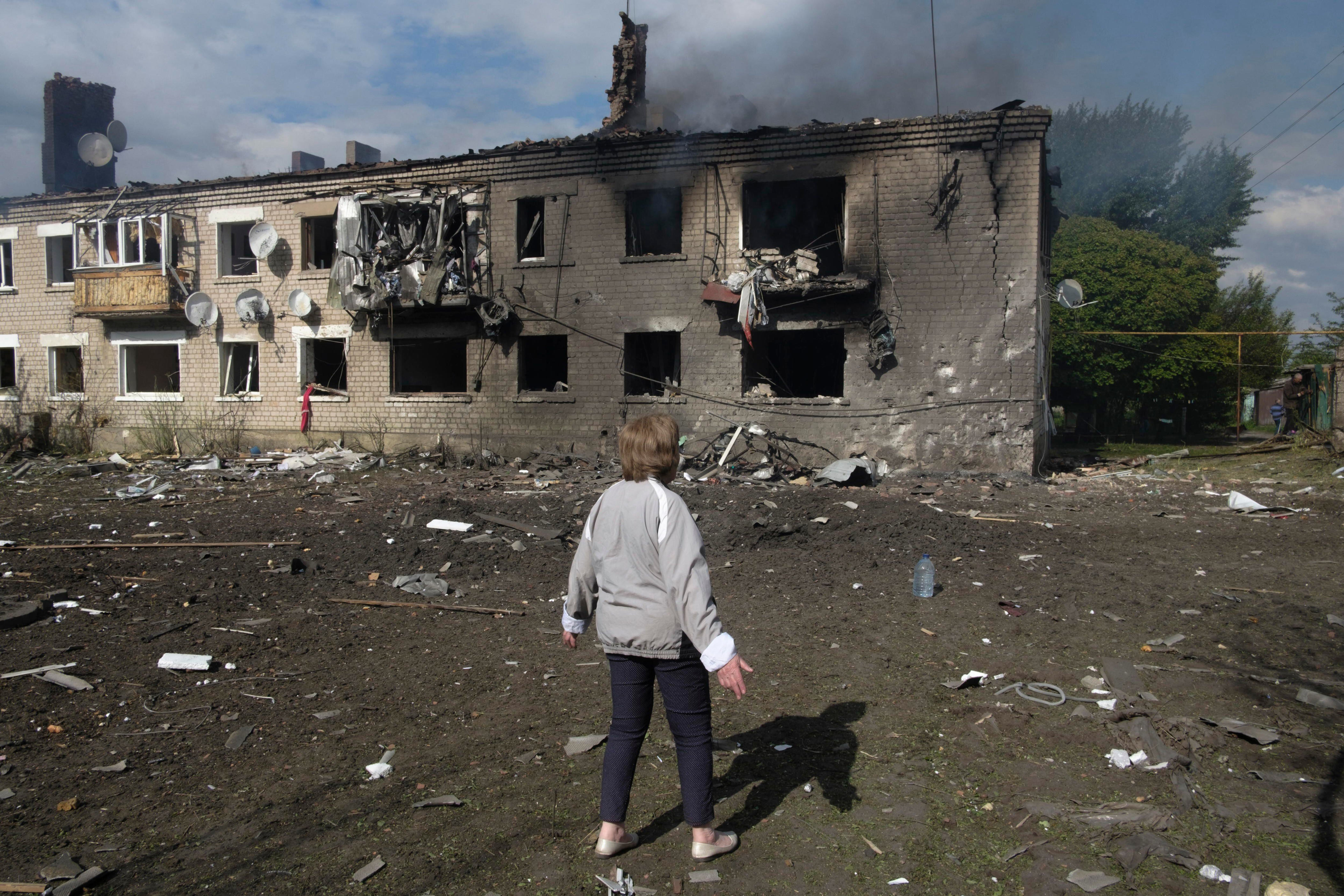 putin releva a su mindefensa en medio de encarnizados combates en ucrania