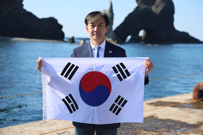조국 “2년 만에 일본 식민지 된 느낌… 박정희·이명박·박근혜 때도 안 이랬다”