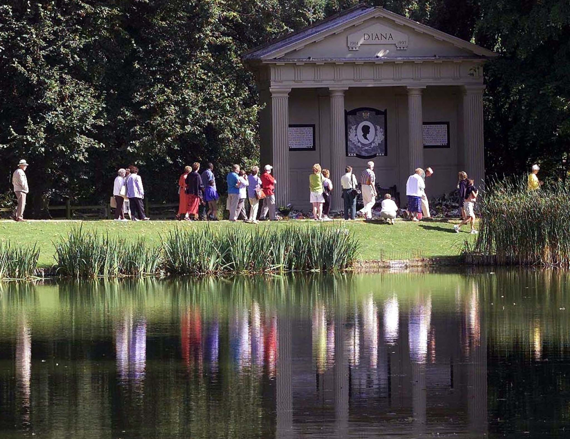 Spectacular gravesites of famous people