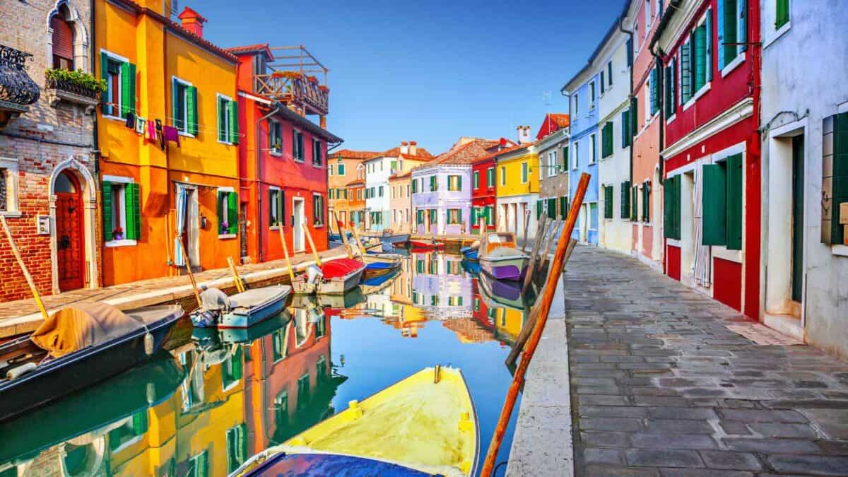 <p><a href="https://www.flannelsorflipflops.com/20-phrases-you-should-learn-before-you-visit-italy/">Practice these Italian phrases before heading to Italy.</a></p>