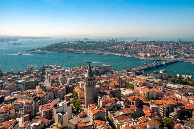 Certain crimes targeting tourists are more likely to occur in popular tourist areas like Istanbul