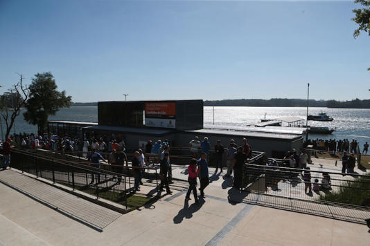 A expectativa é de que o novo modal atenda 385 mil pessoas que vivem nos bairros do Grajaú, Cocaia e Pedreira. A partir do Terminal Parque Mar Paulista haverá ônibus elétricos para levar os passageiros ao Terminal Santo Amaro Foto: Felipe Rau/Estadão