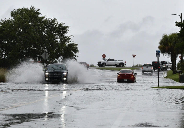 Severe thunderstorms cause flooding, road closures in Pensacola area ...