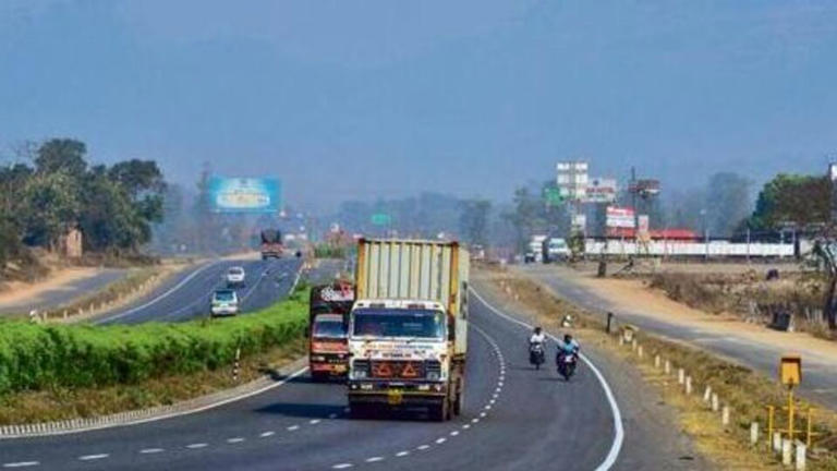 MoRTH has asked all project implementing units (national highways) divisions of NHAI, BRO, NHIDCL and the ministry itself to complete marking their jurisdictions of national highways dashboard before the end of May. (Photo: Mint)