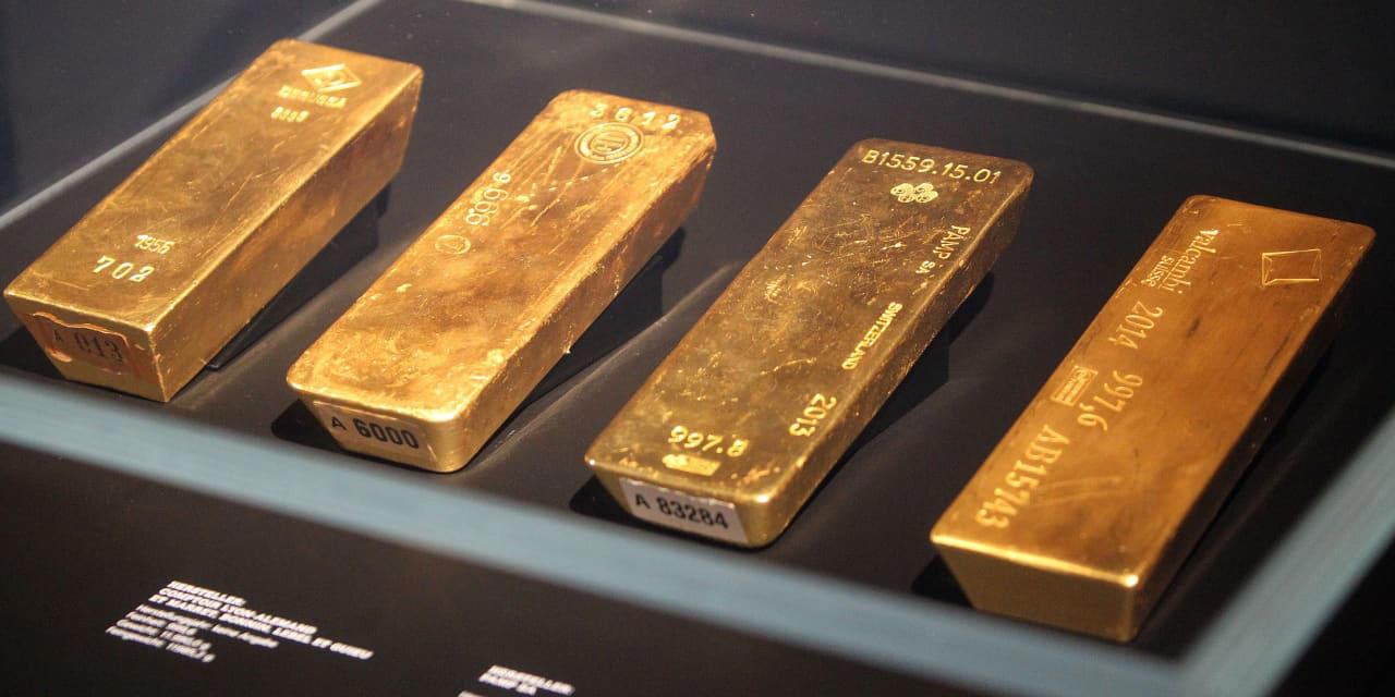 gold futures on track for biggest one-day loss for the month