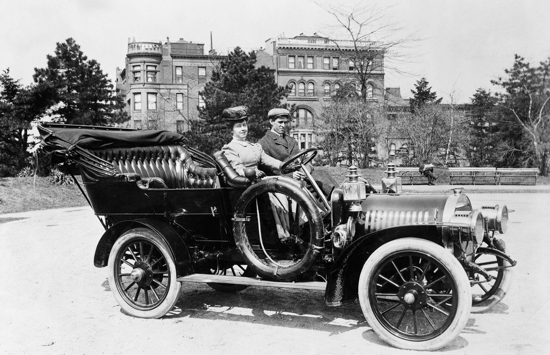 Vintage pictures reveal the amazing story of America's love affair with ...