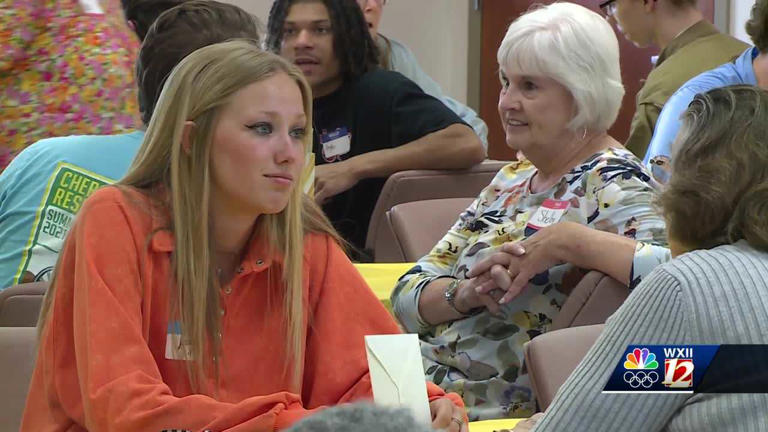 'It doesn't matter our age gap': High school seniors become pen pals with senior citizens