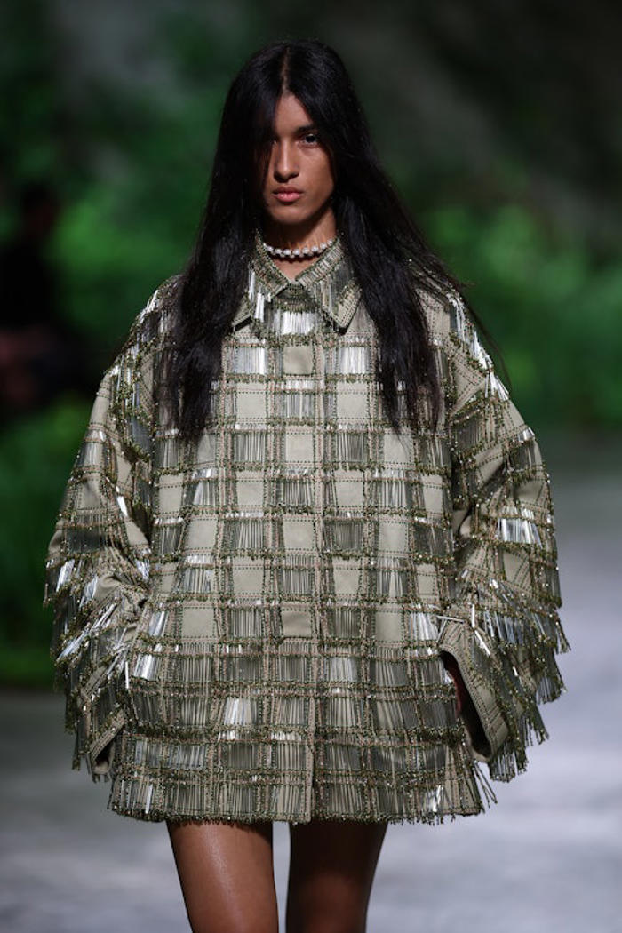 gucci's 2025 cruise show channeled london's storied & multifaceted history