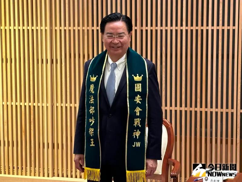 劍指吳釗燮？藍綠齊轟「涉外人士」放話