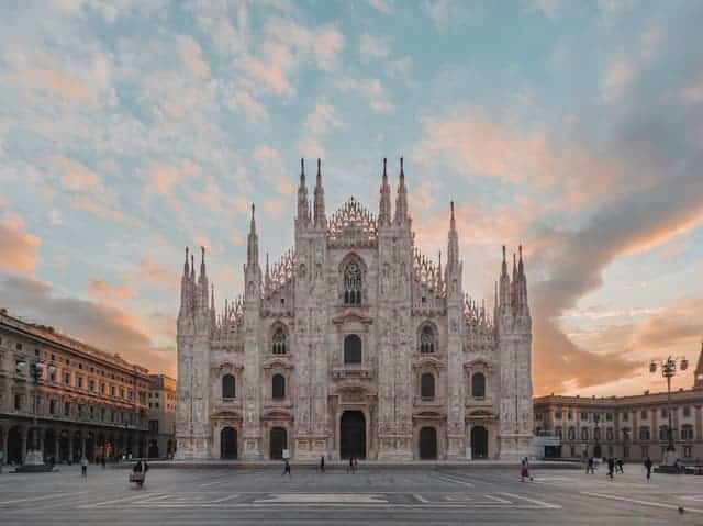 Looking for the best day trips from Milan, Italy? Then this guest post by Kizzi, of Off to Get Lost, will point you in the right direction featuring the top 10 best day trips from Milan! Milan is the fashion capital of Northern Italy. With a blend of incredible architecture and modern sophistication, it has...