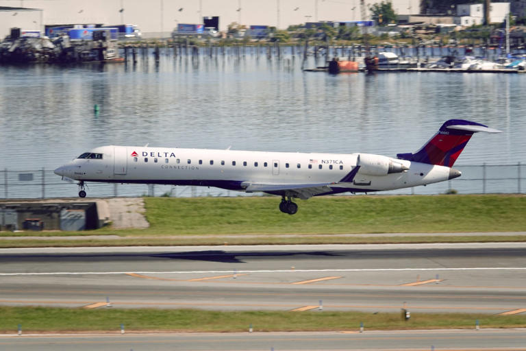Delta CRJ700