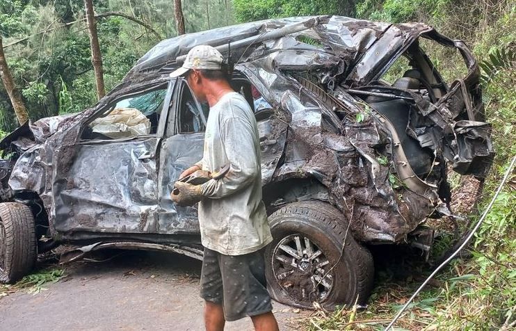 Toyota Fortuner Terjun Ke Jurang 200 Meter Di Kawasan Bromo, Polisi ...