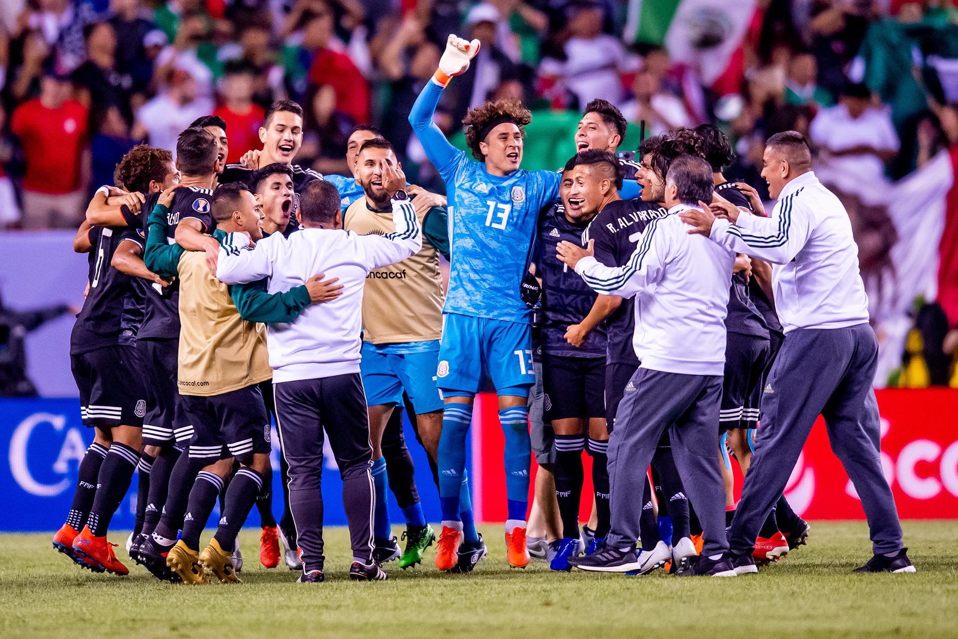 La escandalosa vida íntima y festiva de los futbolistas mexicanos que ...