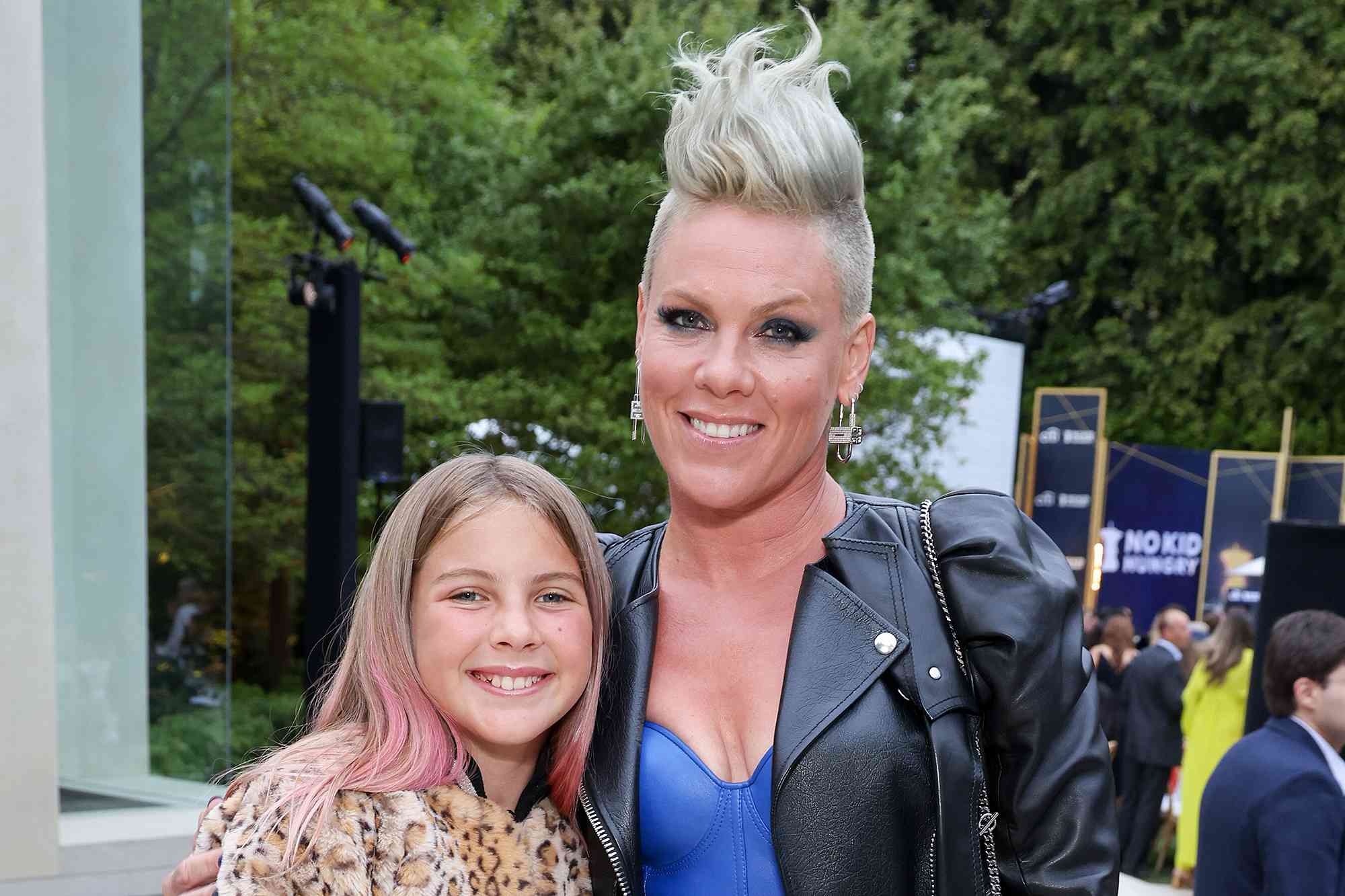 All About Pink and Carey Hart's Daughter, Willow Sage Hart(01)