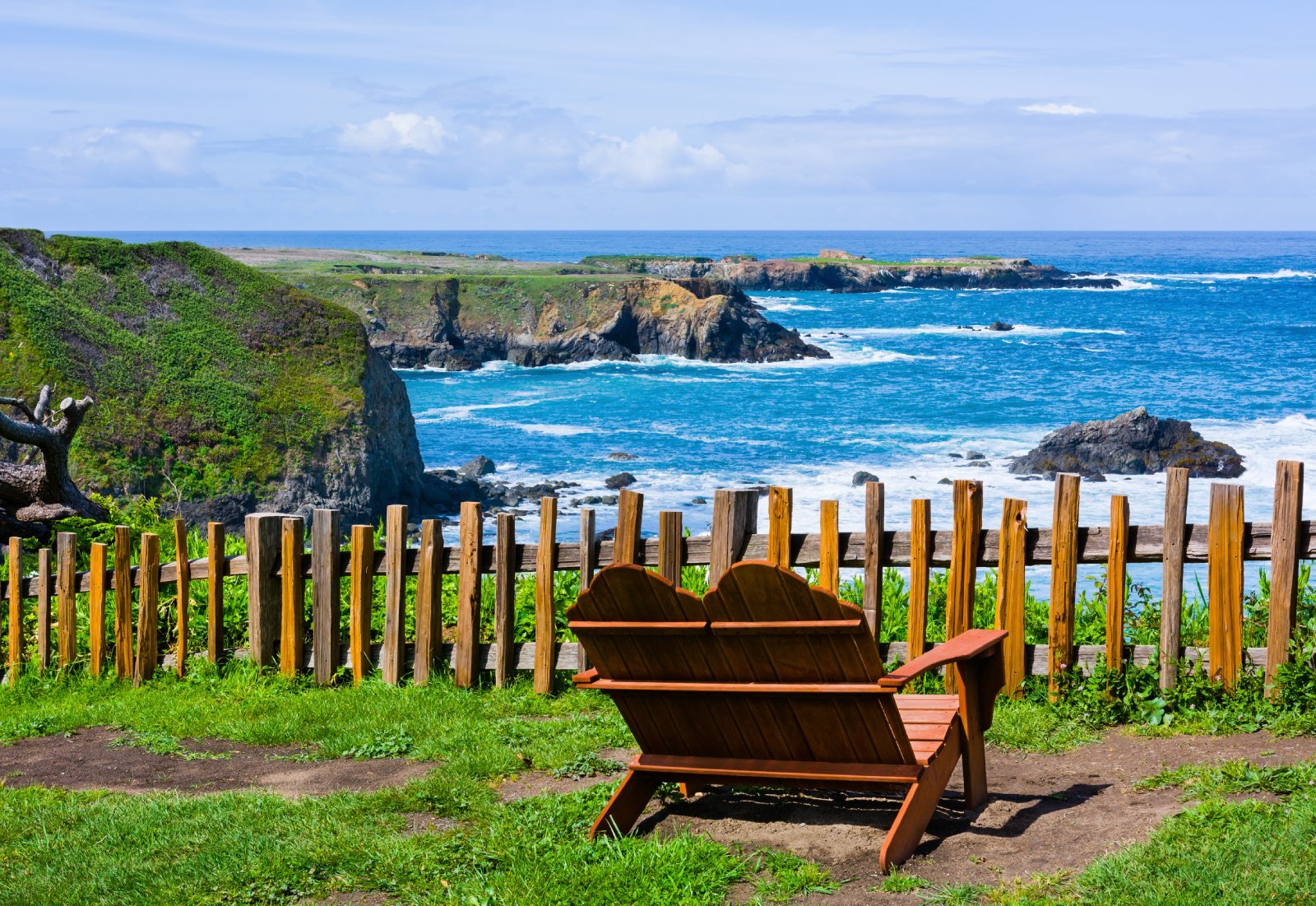 Image Credit: Shutterstock / Andrew Zarivny <p>Forget the expensive Napa tours and head to Mendocino, where rugged coastlines meet redwood forests. Wine tasting here is just as good and often cheaper, with less hustle to cloud your relaxation.</p>