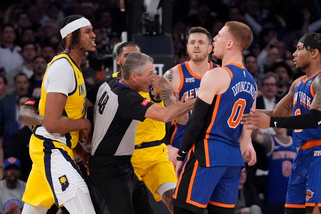 Knicks’ Donte DiVincenzo Got Garden Crowd Fired Up With Myles Turner Flap