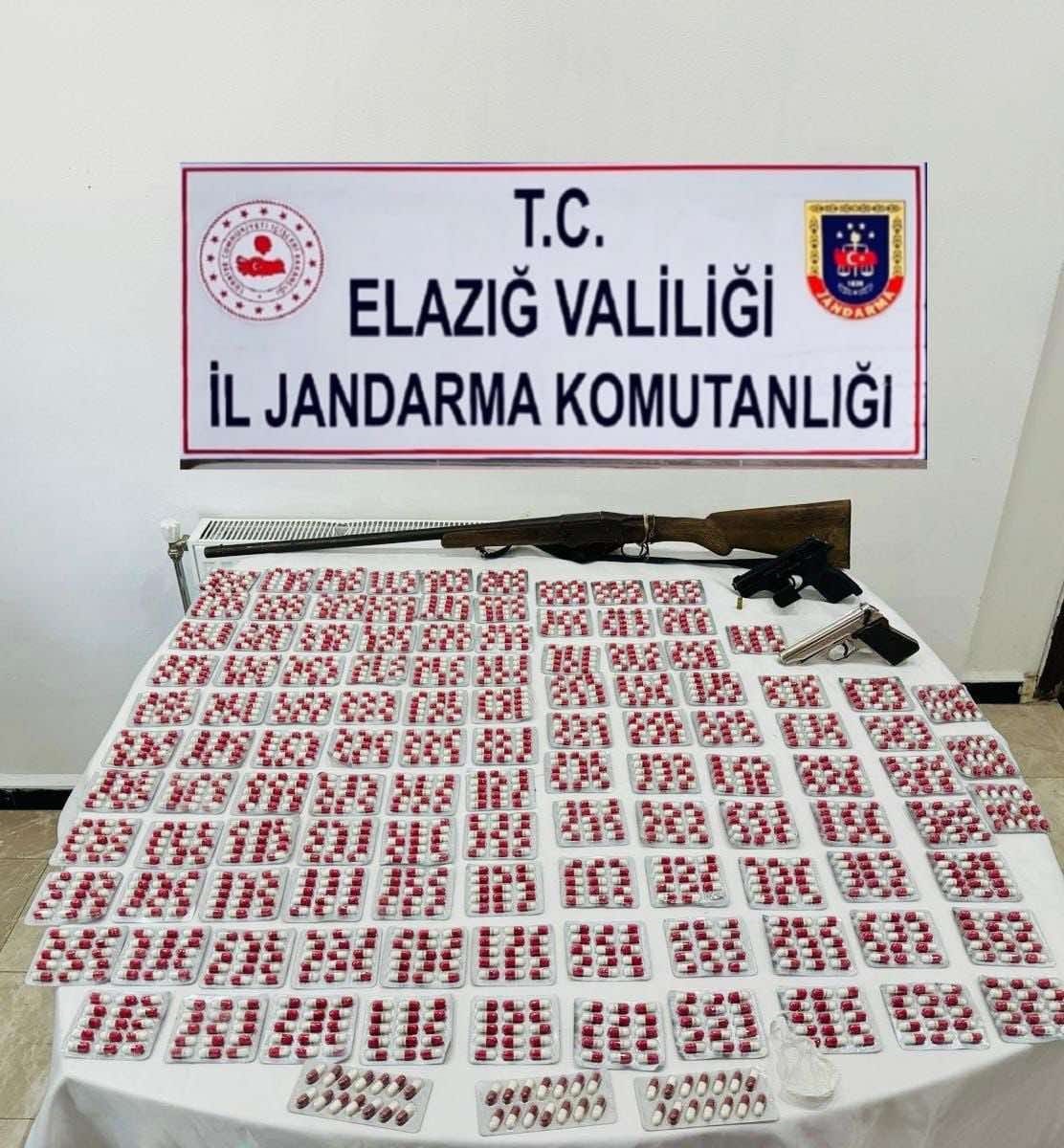 Elazığ’da Uyuşturucu Operasyonu: 2 Bin 751 Adet Sentetik Ecza Hap Ele ...