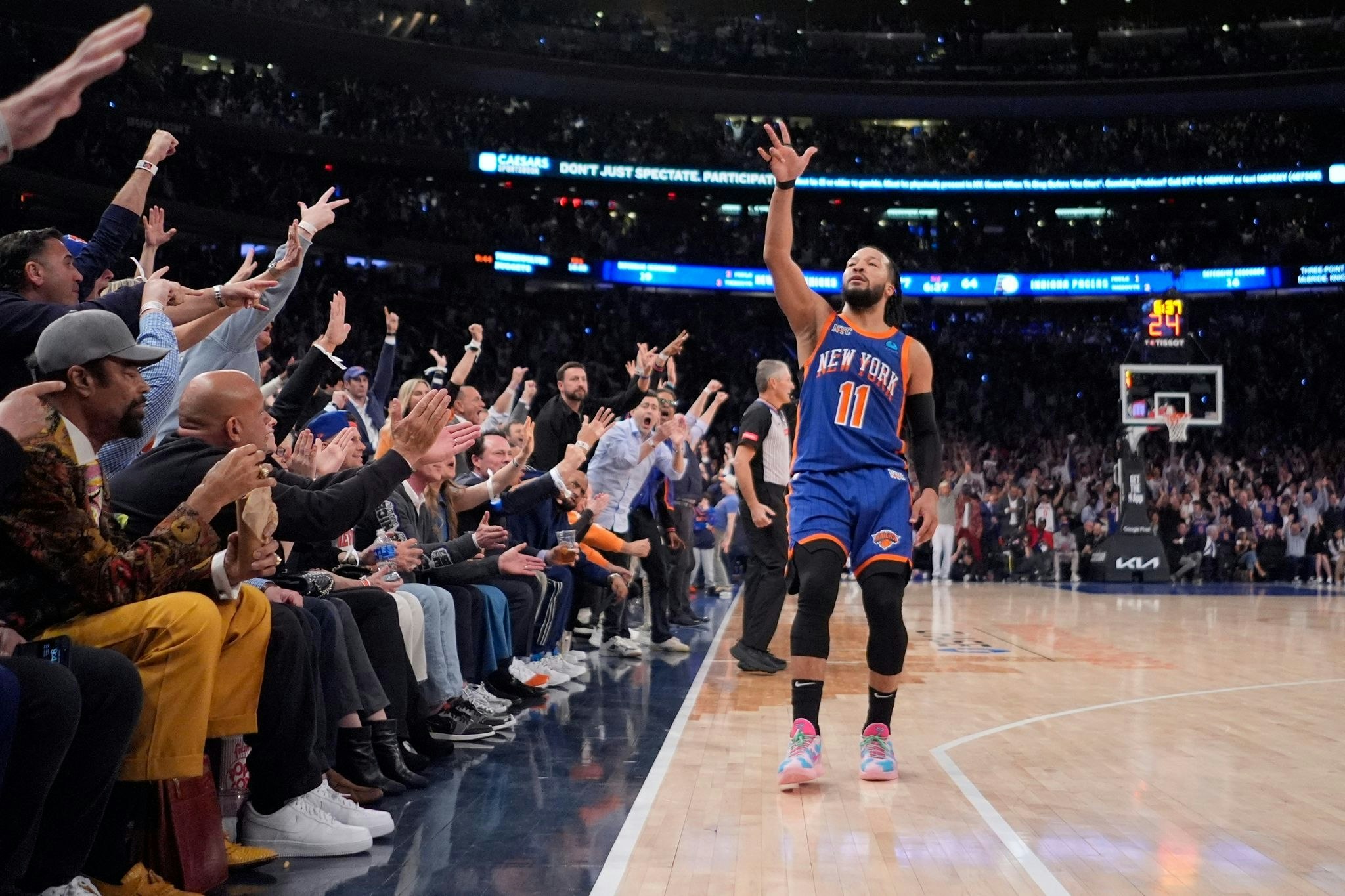 Basketball: Knicks Gewinnen Hitziges NBA-Duell Mit Pacers - Hartenstein ...