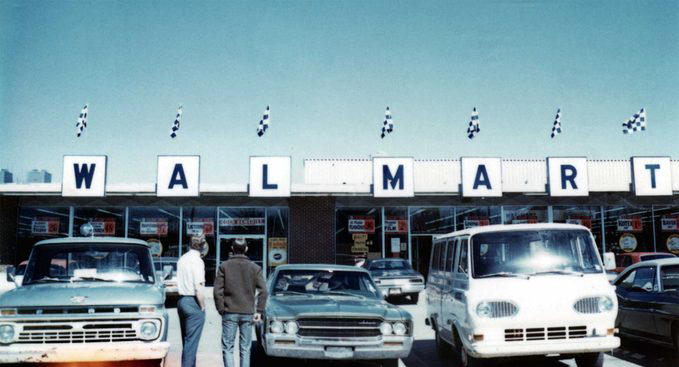 what walmart looked like when it first opened in 1962
