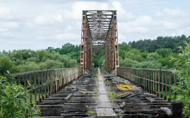 najcięższy parowóz, historyczny most i wciąż czynna parowozownia! oto wielkopolskie atrakcje dla miłośników kolei. odwiedź je w wakacje