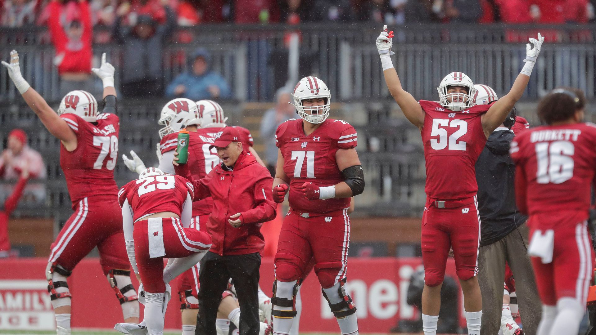 PFF Lists Badgers’ Riley Mahlman As An Offensive Tackle To Watch For In ...