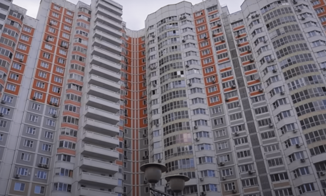 <p>When the Brezhnev era ended, so did the legacy of naming apartment buildings after Russian leaders.</p> <p>Soviet-era mass housing solutions have been replaced by the modern Novostroika.</p> <p>While these residential highrises are second only to the Stalinskas, Eli says that she would never buy up in one of them because, to her, the people who occupy them are like ants in an ant heap.</p> <p><a href="https://www.youtube.com/watch?v=Rec-kWEZC_A" rel="nofollow external noopener noreferrer">Source</a></p>