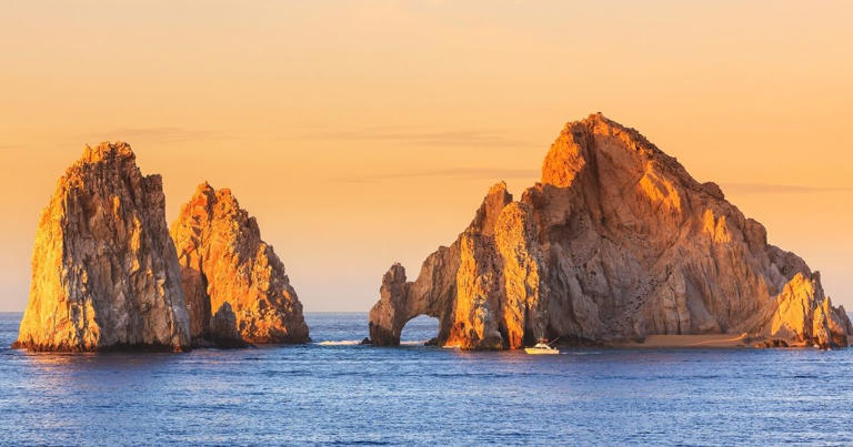 Los Cabos, Mexico is a popular destination for Americans that has something for everyone, and this article explains why Los Cabos is so popular.