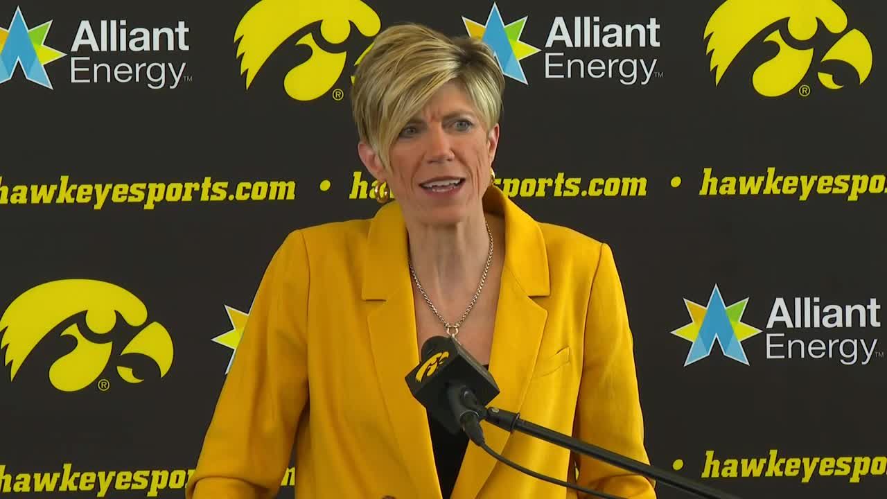 New Iowa Women's Basketball Coach Jan Jensen Thanks Former Coach Lisa ...