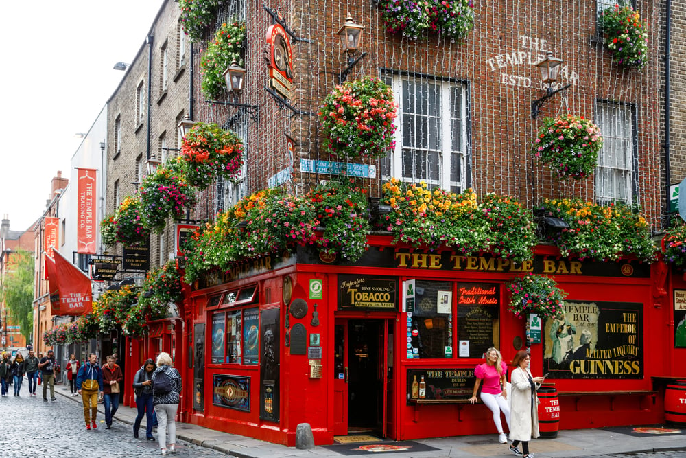 <p>Wander through the cobbled streets of the Temple Bar district, known for its vibrant nightlife, street performers, and an array of pubs and eateries. It’s a bustling spot to soak up the local atmosphere and perhaps enjoy live Irish music.</p><p>This is a great place to grab lunch or a snack while enjoying the charming atmosphere.</p>