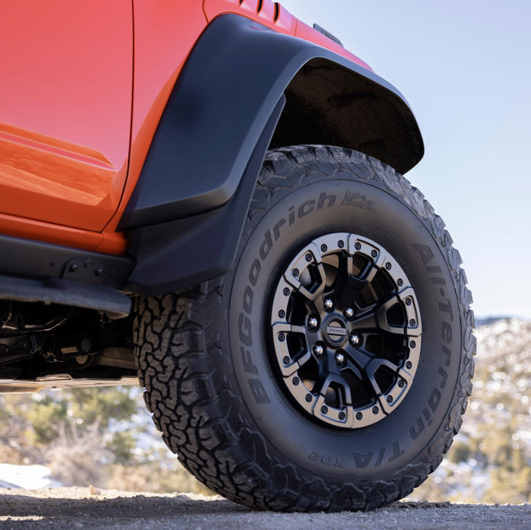 2025 Toyota 4Runner vs. Ford Bronco, Jeep Wrangler: Off-Road SUV Spec ...