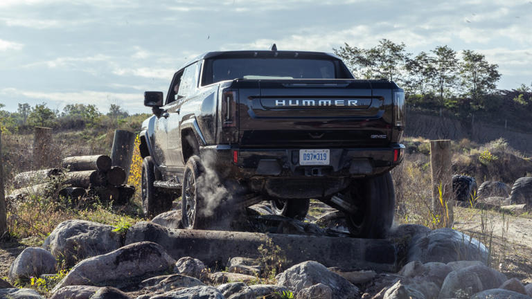 GMC Hummer EV Pickup 0-60 MPH and ¼-Mile Tested: How Fast Can 9,000 ...