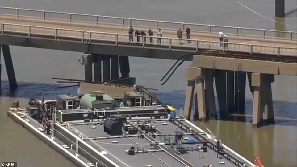 Barge crashes into Pelican Island Bridge Causeway in Texas