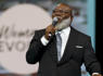 Bishop T.D. Jakes subject of AI-generated misinformation, says fact-finding website<br><br>