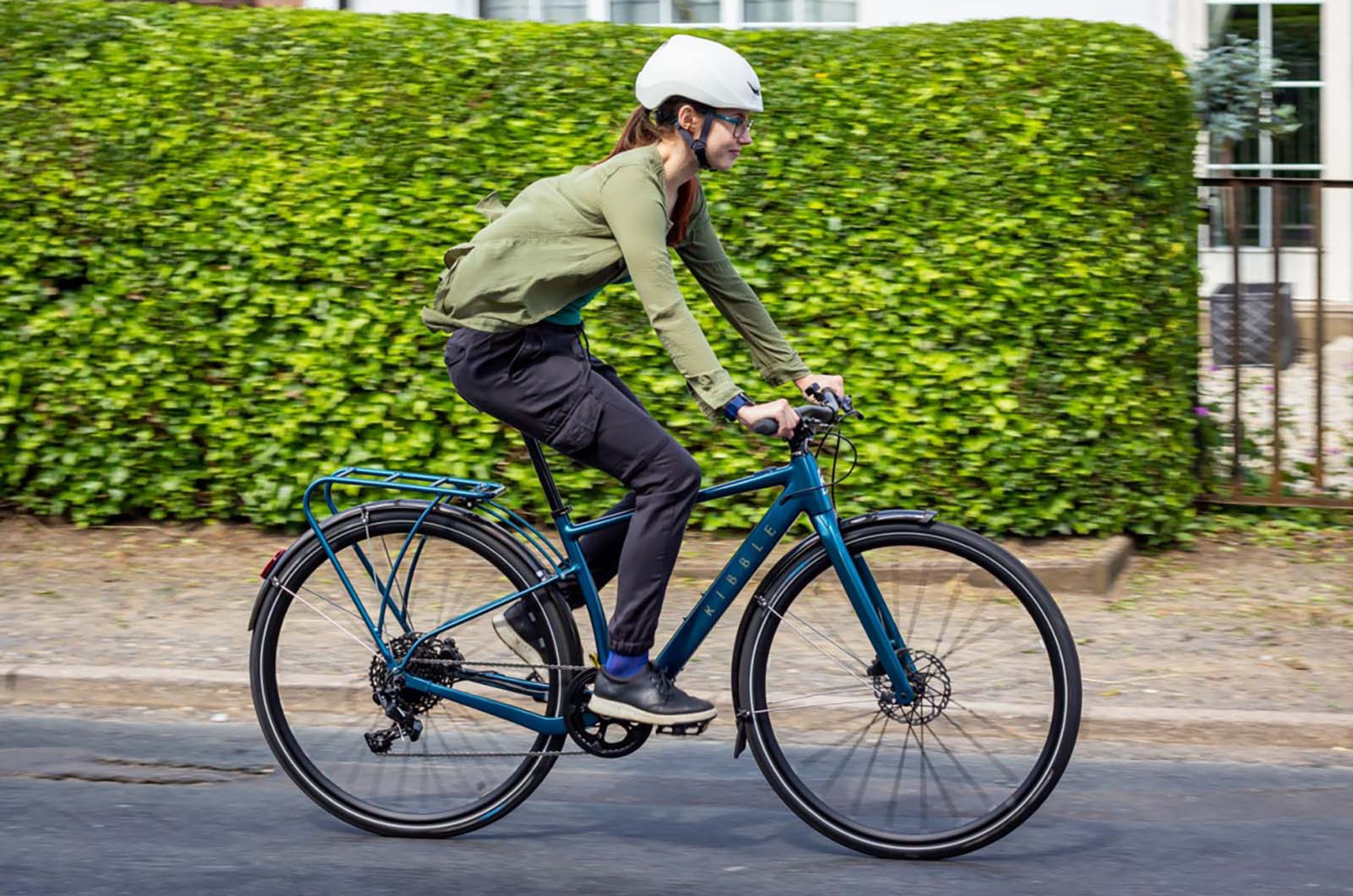 <p>We’re big fans of the Ribble Hybrid AL e: in fact, we liked it so much we named it our e-bike of the at the 2022 Move Electric Awards. It’s very good to ride in town, while also being very capable at covering big distances on longer, more relaxing rides. </p>  <p>And you don’t need to worry about range either because the Ribble is fitted with the popular Mahle SmartBike Systems X35+ rear-hub motor and integrated 250kWh battery, with up to 60 miles of range on offer. </p>