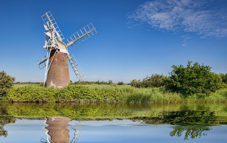Head to Norfolk for endless big skies, diverse landscapes, pretty towns and activities galore - Alamy