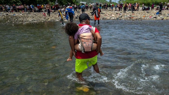 las 5 cosas que debes saber este 17 de mayo: cada vez más niños migrantes cruzan por el tapón del darién