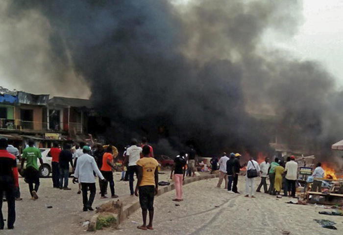 incendiata una moschea in nigeria, almeno 11 fedeli morti