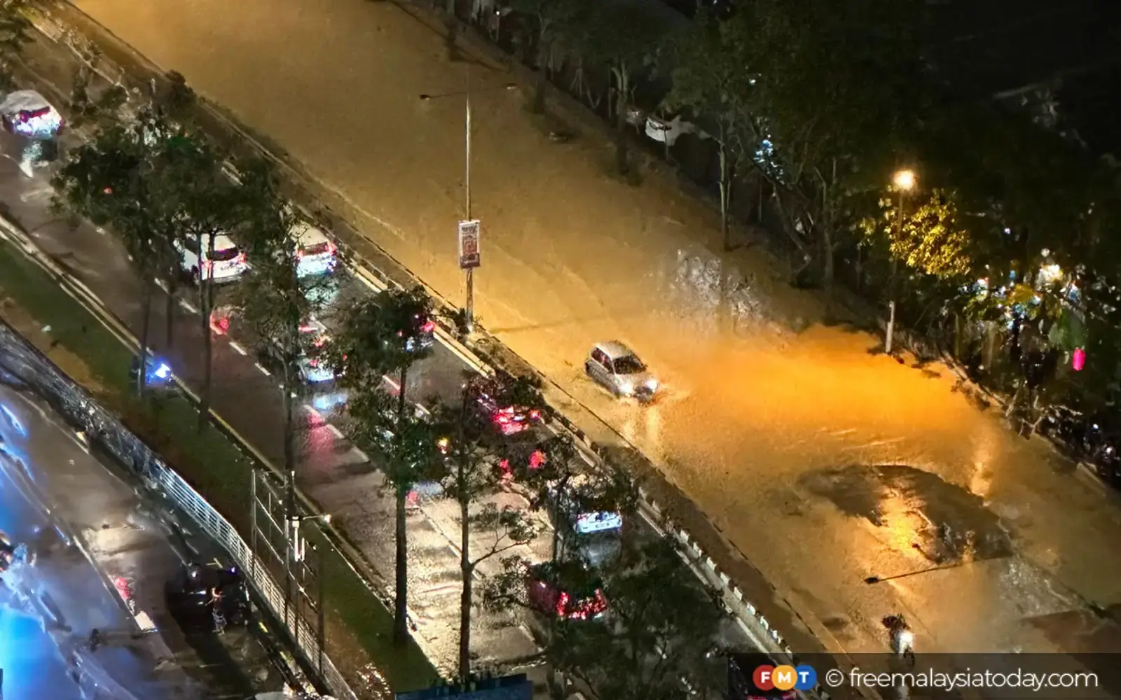 Flash floods hit part of Air Itam after downpour