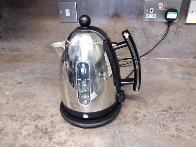 How does boiling drinking water help? Water boss apologises for