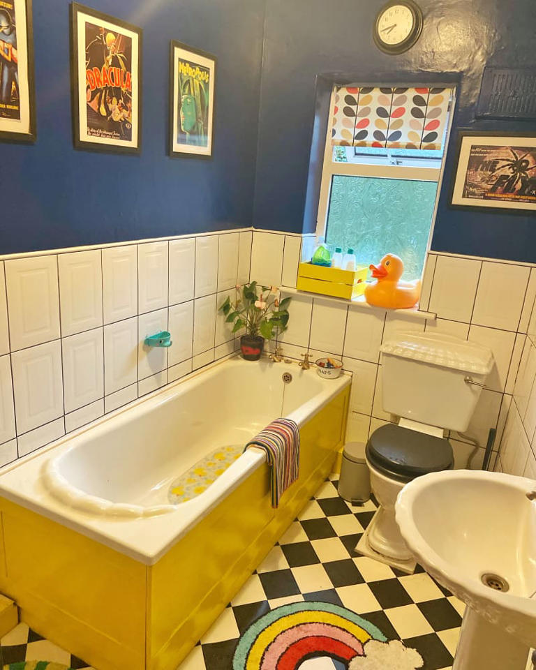 This “Tired” 1980s Bathroom Is Transformed into a Vintage-Inspired Oasis