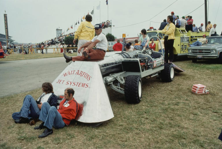 Indy 500 fans recall Speedway in the Month of May