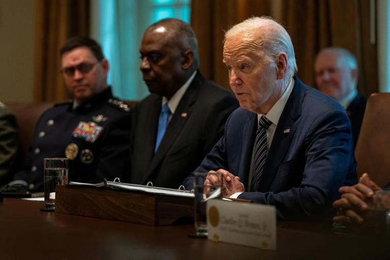 U.S. President Joe Biden holds a meeting with the Joint Chiefs of Staff and Combatant Commanders in the Cabinet Room at the White House in Washington, U.S., May 15, 2024. REUTERS/Elizabeth Frantz