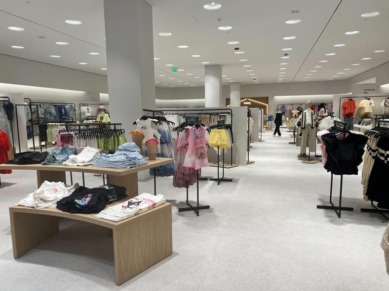 Massive Zara opens in renovated Lord & Taylor building at Westfield Old ...