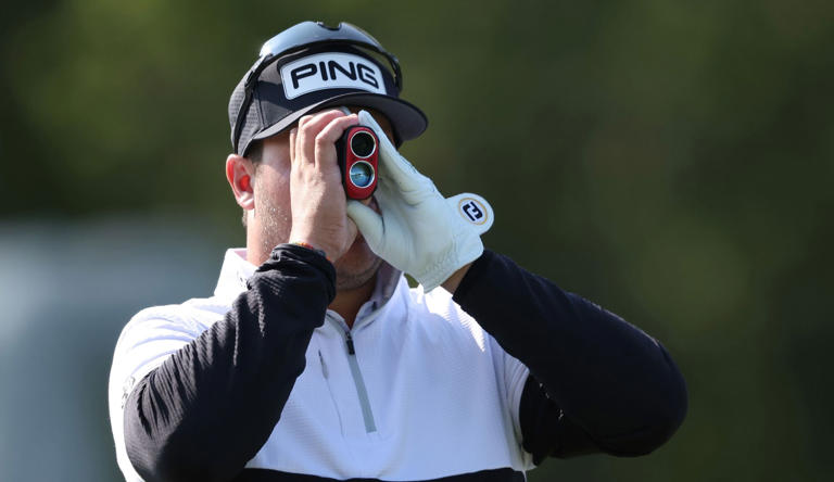 do pga tour caddies use rangefinders