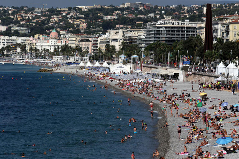 France travel warning: Holidaymakers warned they face huge £155 fine if they travel to popular holiday destination without proper documentation