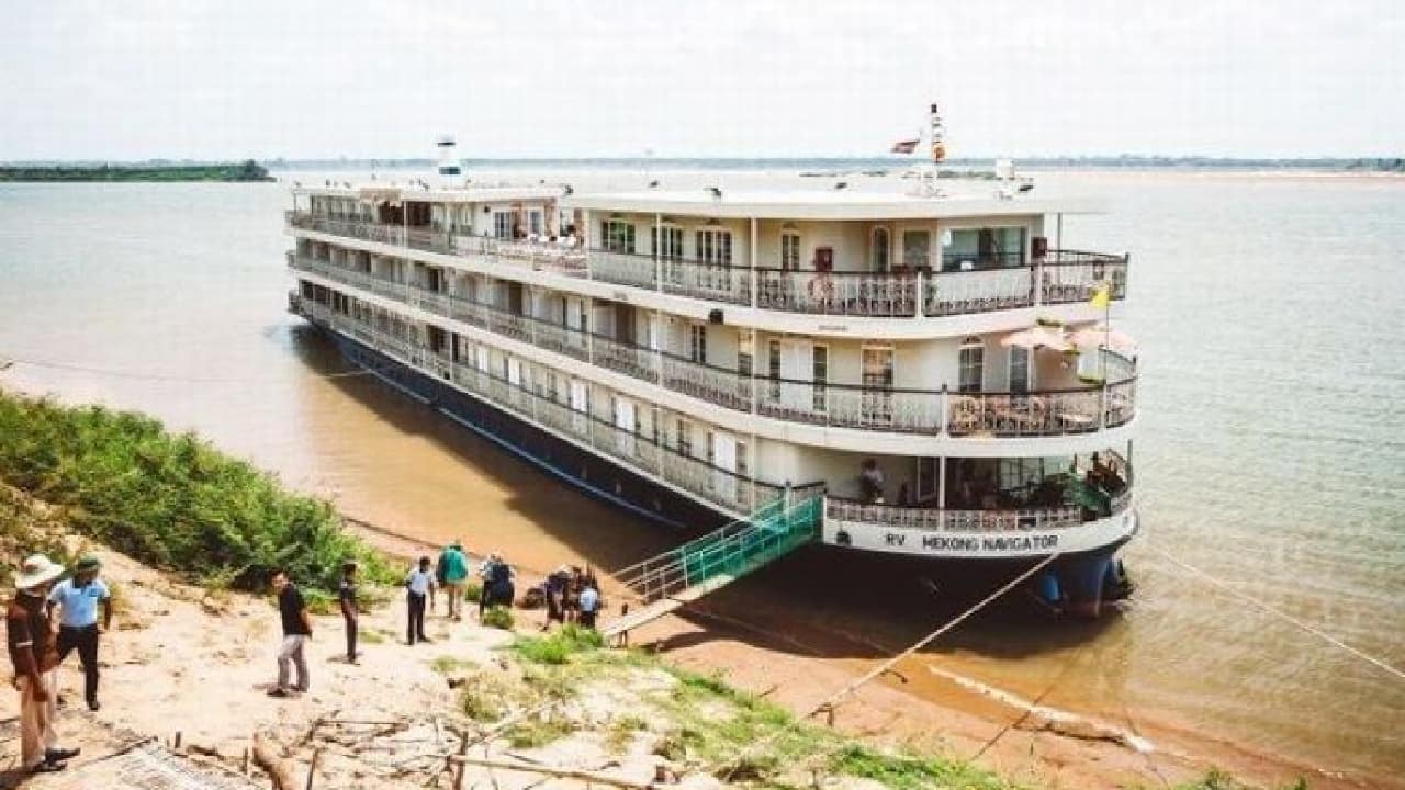 <p>The Mekong Navigator is a unique experience. It’s small and charming, with only 34 suites, but these suites are luxurious, comfortable, and grand.</p><p>This stunning cruise ship was built in 2014 and is 230 feet long. It holds 68 guests and 24 crew members. Guests can spend their day at the cruise’s stunning library, spa, restaurants, and lounge areas.</p>